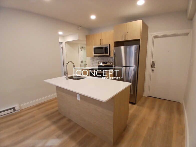 Building Photo - 529 Beacon St