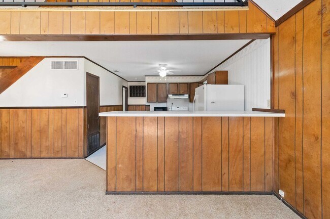 Building Photo - 2676 Woodcrest Dr