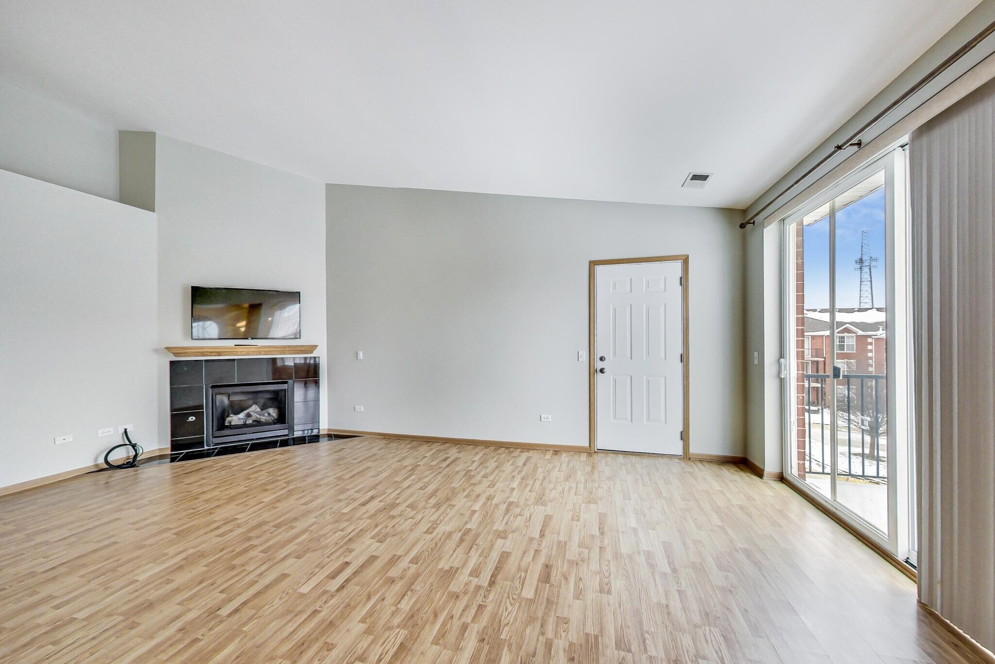 Building Photo - 16600 Liberty Cir