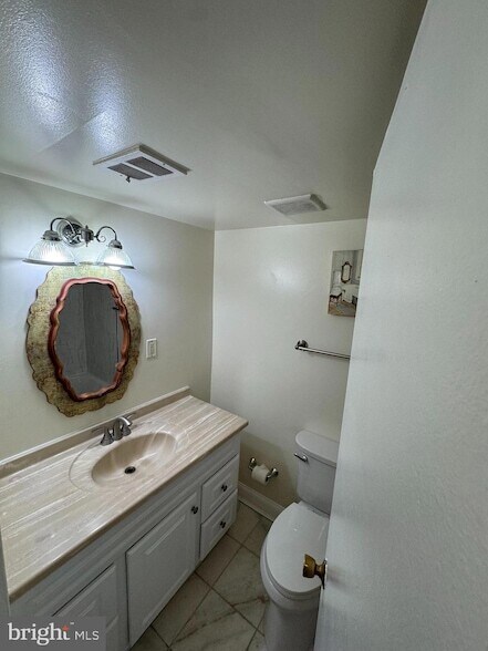 Building Photo - 3832 Bel Pre Rd