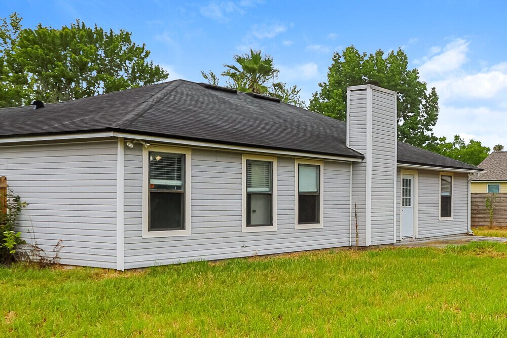 Building Photo - 1977 Apopka Dr