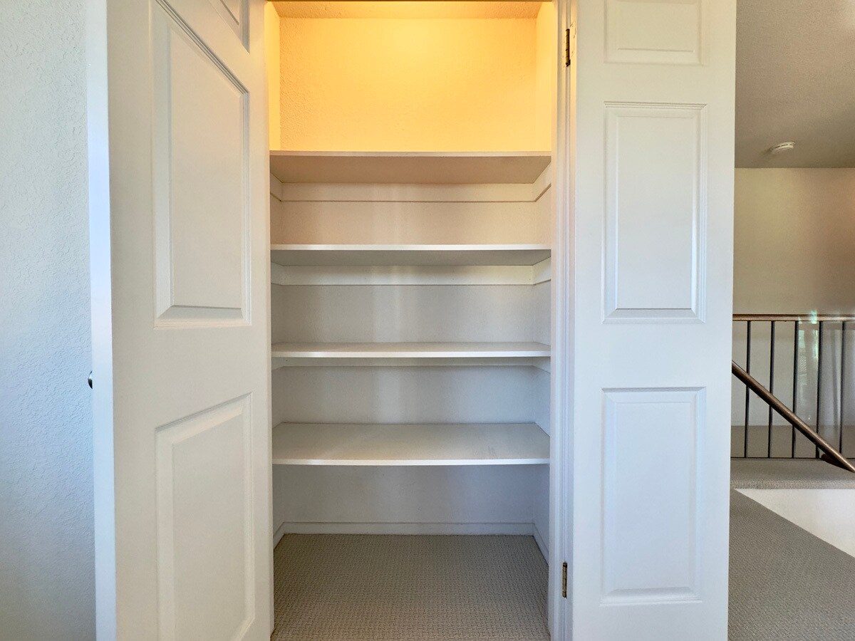 Building Photo - 2221 Pinehurst Way