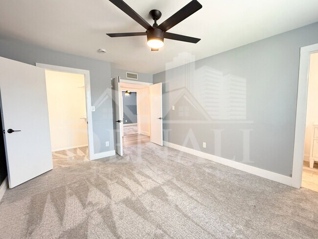 Building Photo - 2601 E Hopi Ave