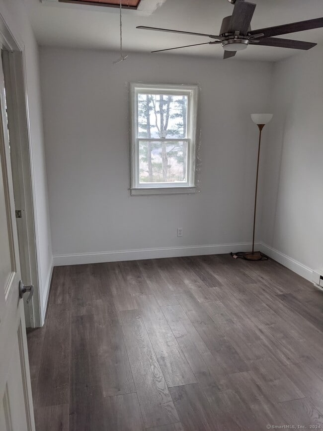 Building Photo - 230 Pumpkin Hill Rd