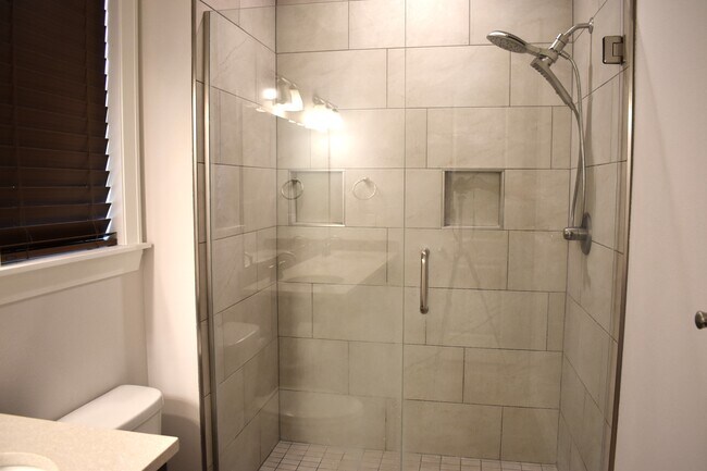 Building Photo - 12309 NE 113th Cir