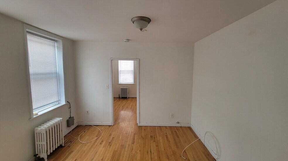 Building Photo - 31 67th St