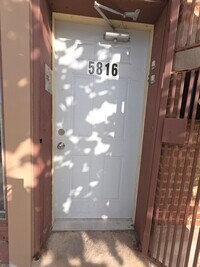 Building Photo - 5816 W Chicago Ave