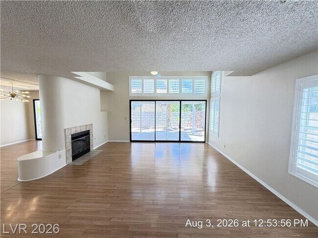 Building Photo - Beautiful Home with Private Balcony, Fireplace & Granite Kitchen