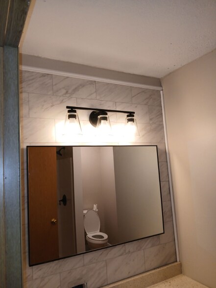 Building Photo - 1561 Maryan Ave