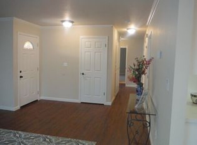 Entry and hallway - 2122 E 8th St