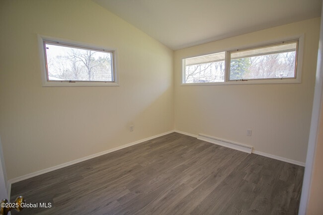 Building Photo - 20 Knadler Dr