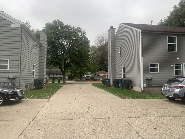 Building Photo - 438 Spartan Ave