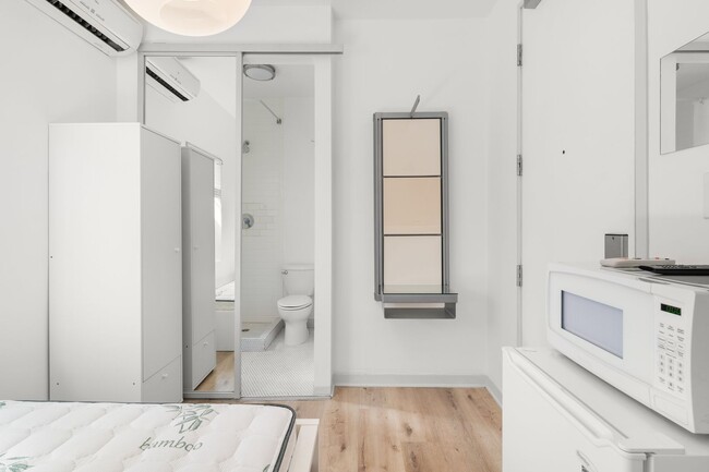 Interior Photo - 335 Pacific Avenue