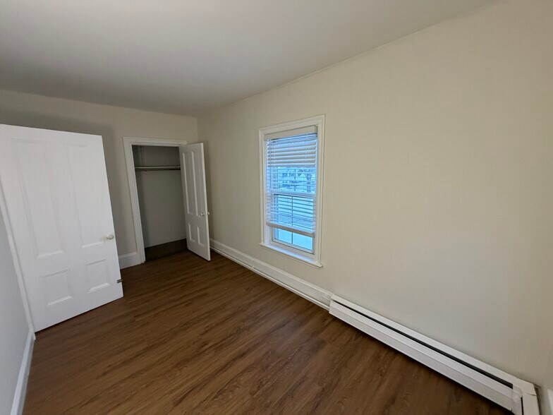 Building Photo - 74 Mount Prospect St