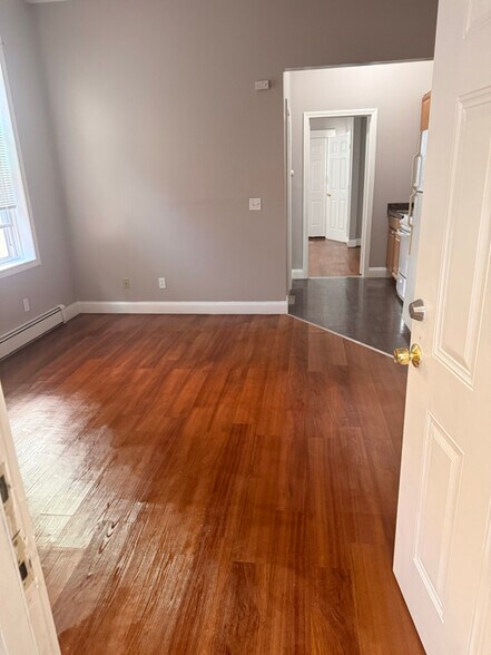 Building Photo - 860 Park Ave