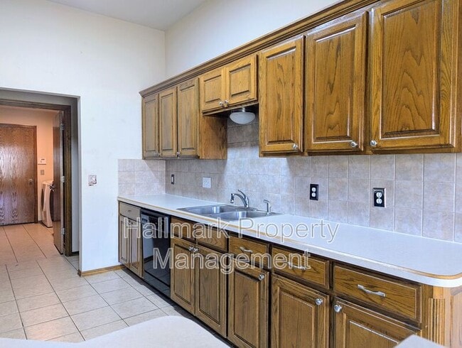 Building Photo - 2705 SE 92nd Cir