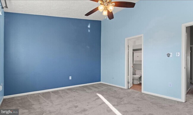 Building Photo - 6359 New Haven Ct