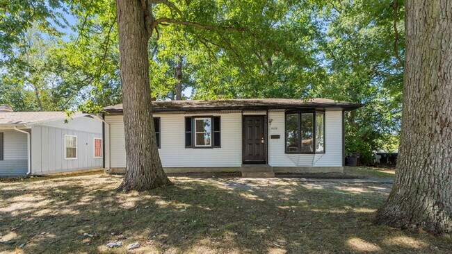 Building Photo - COMING SOON! 3 BEDROOM HOME!