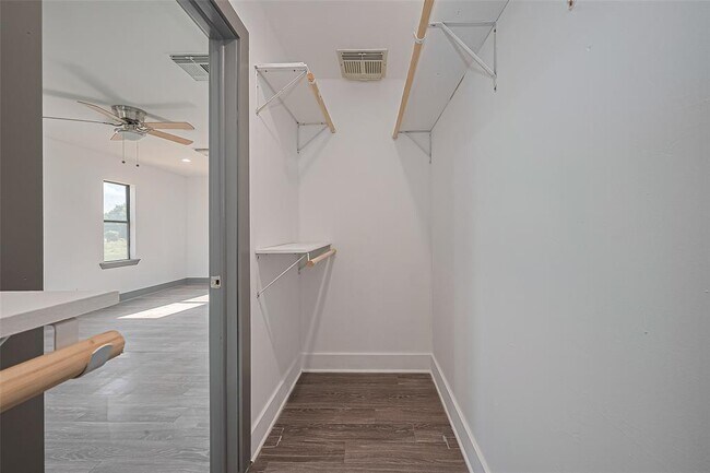 Building Photo - 22334 FM 762 Rd