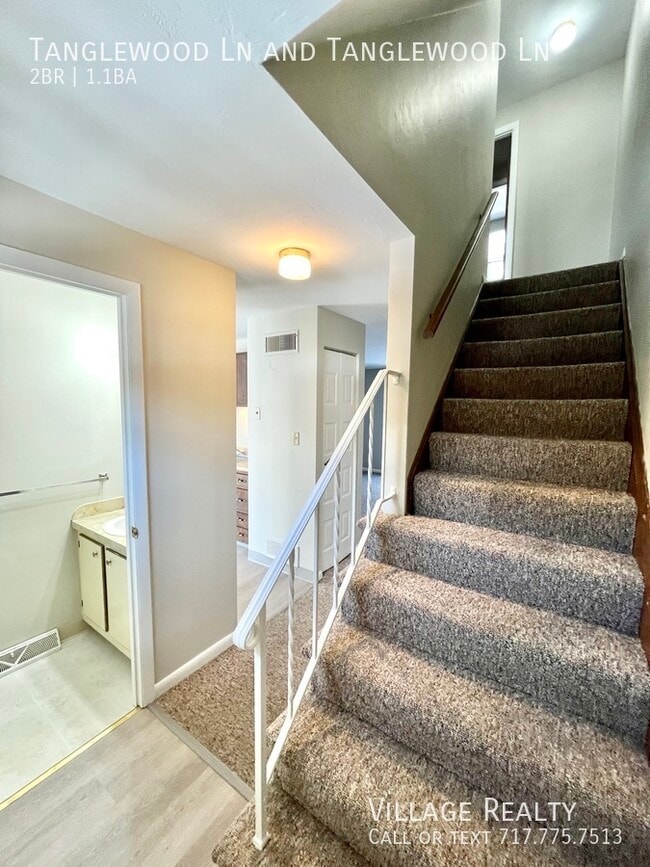 Building Photo - 442 Tanglewood Ln