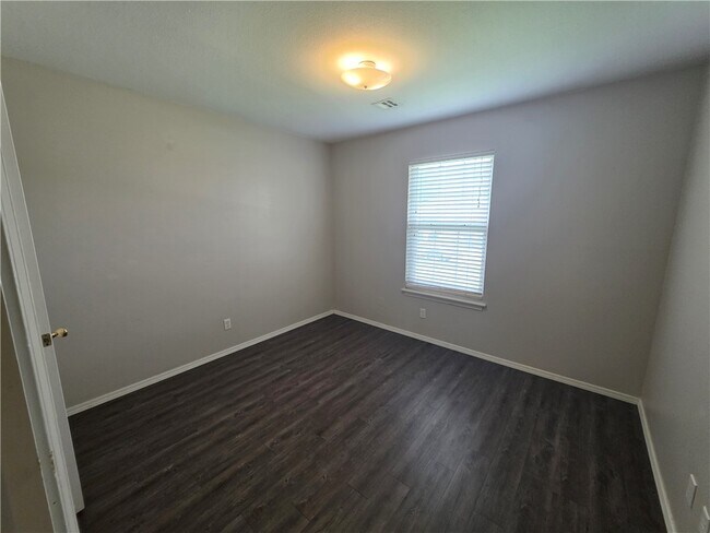 Building Photo - 38 Burnett Cir