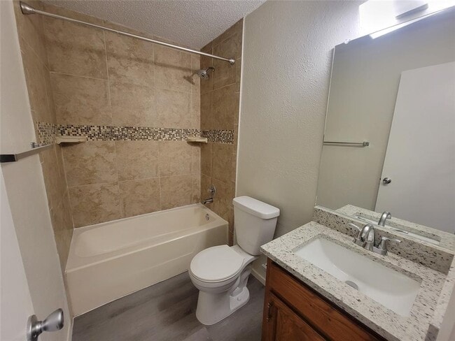 Building Photo - 12303 Alderbrook Dr