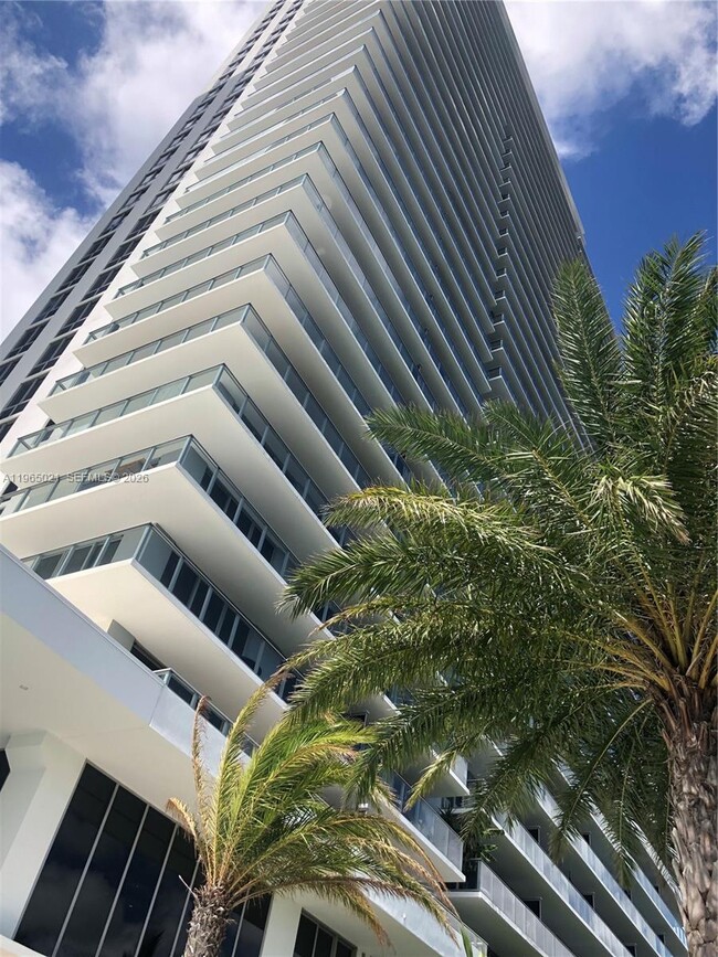 Building Photo - 16385 Biscayne Blvd