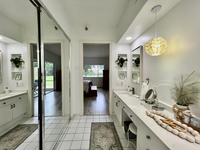 Building Photo - 2431 NW 59th St