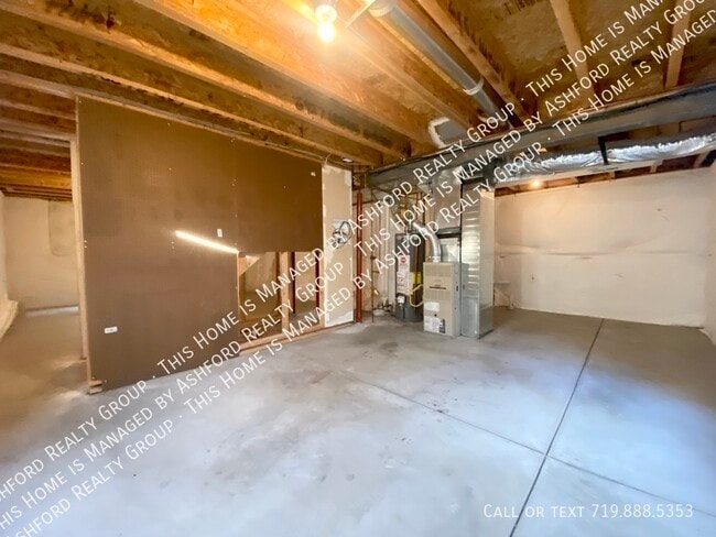 Building Photo - 6530 Fowler Dr