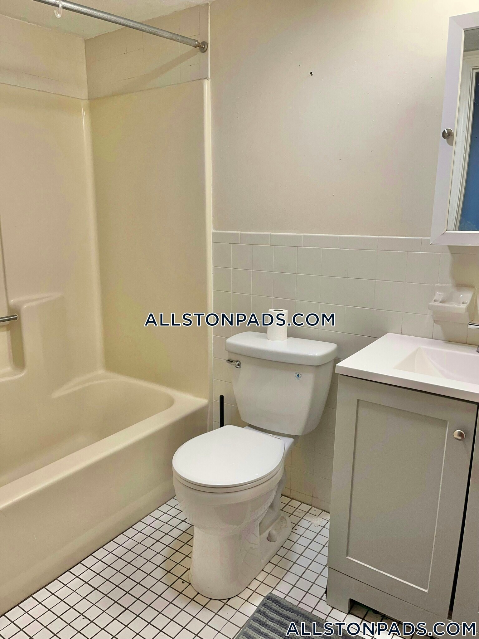 Building Photo - 80 Gardner St