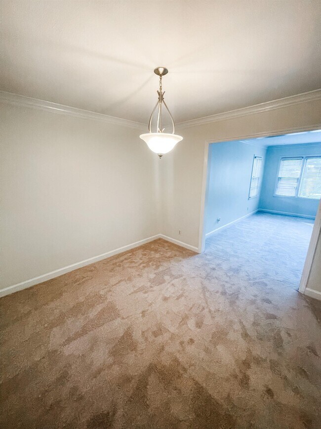 Building Photo - 1270 Perkins Terrace