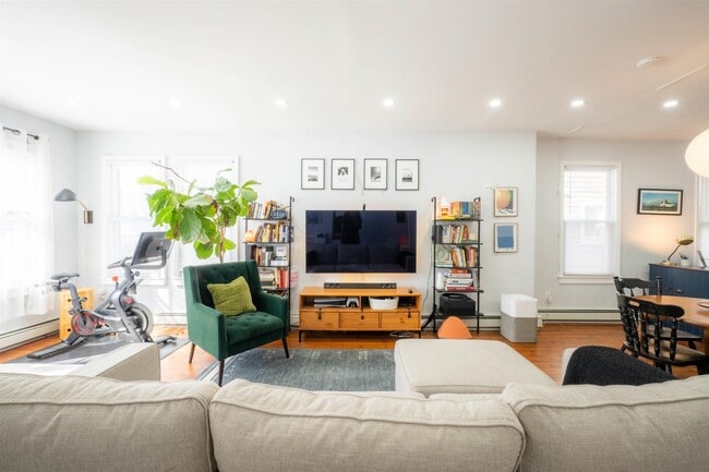 Building Photo - 40 Condict St