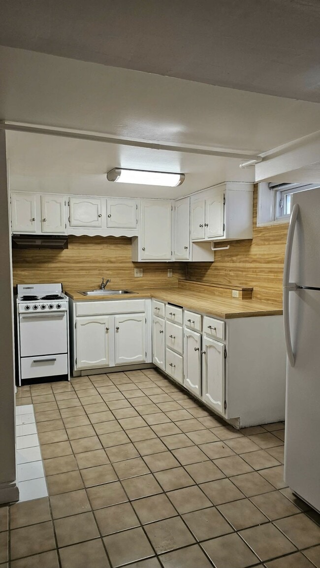 Building Photo - 32 Norwood St