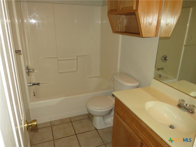 Building Photo - 2609 Lucille Dr