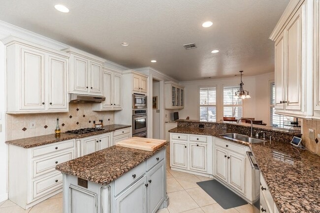 Building Photo - 7790 Deer Chase Dr