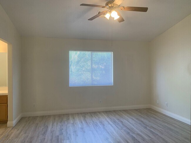Building Photo - Single Story 3 Bedroom Home for Rent