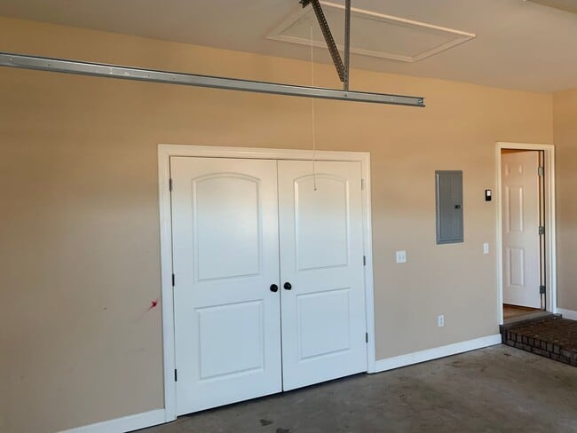 Building Photo - Sommer Brooke Subdivision!!  Office!