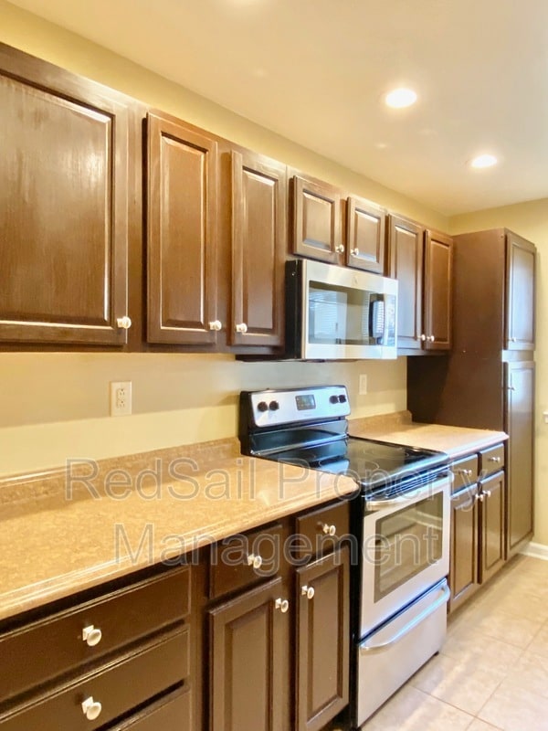 Building Photo - 3145 Reese Dr