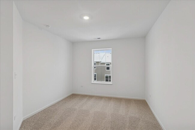 Building Photo - 406 Red Oak Cir