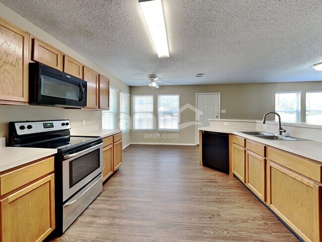 Building Photo - 1411 Plateau Dr