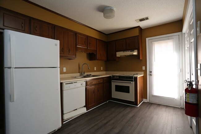 Building Photo - 2 Bedroom at Stadium Walk