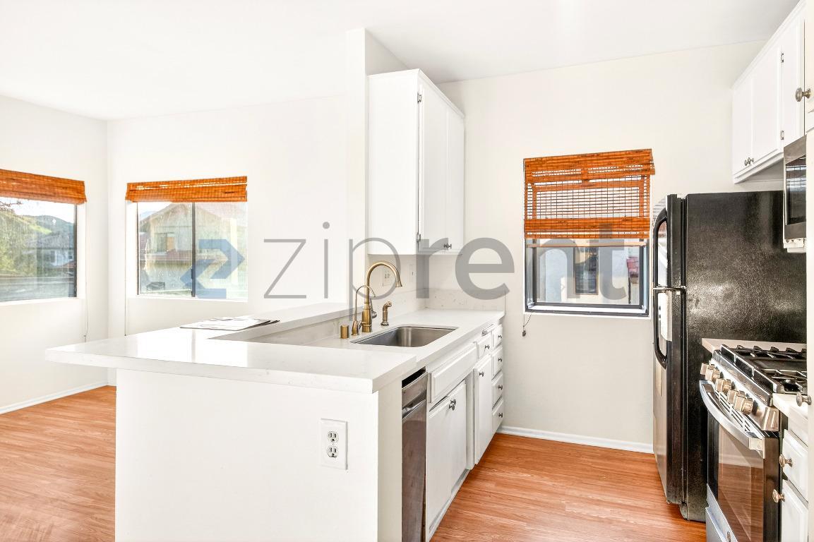 Building Photo - 68 Maegan Pl