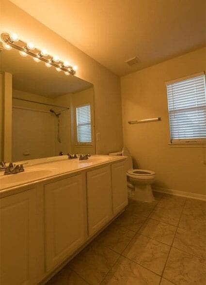 Building Photo - 2511 Sun Spot Ln