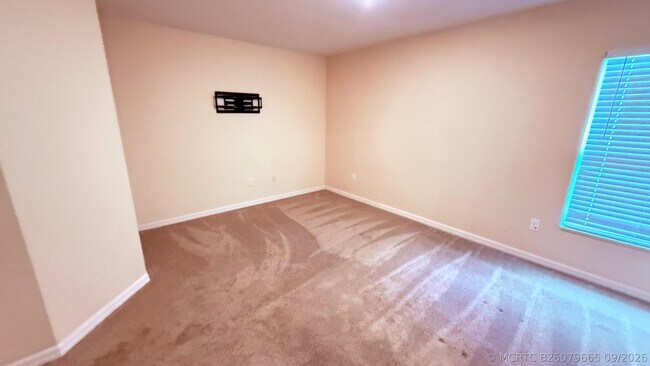 Building Photo - 5361 Imagination Dr