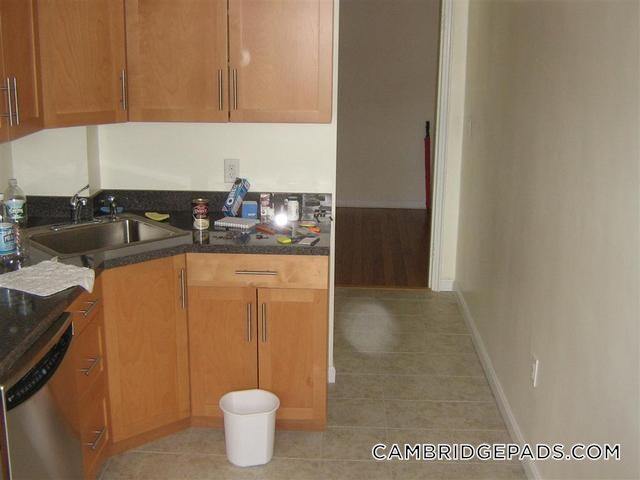 Building Photo - 60 Brattle St