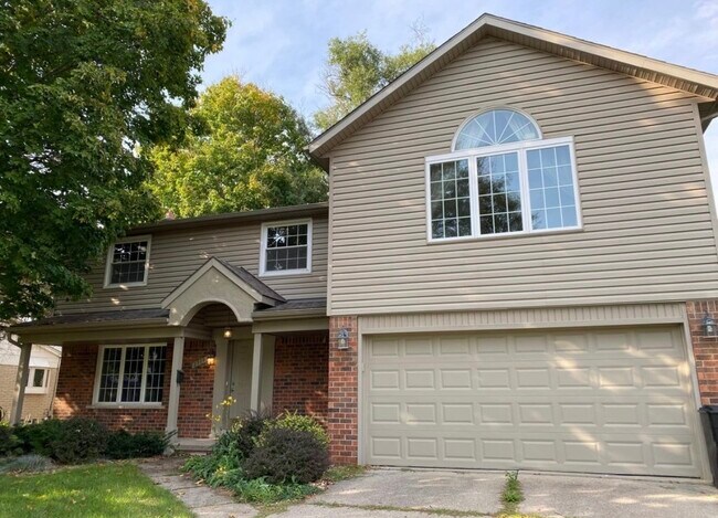 Primary Photo - 2309 Cumberland Dr