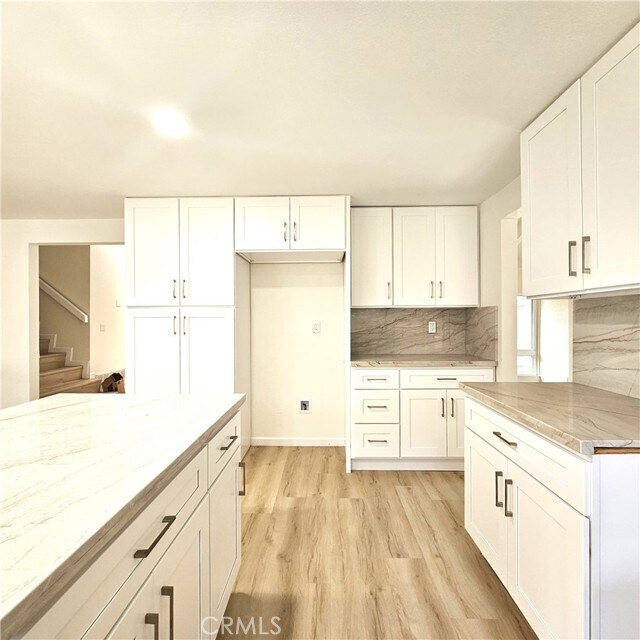 Building Photo - 289 S Solomon Dr