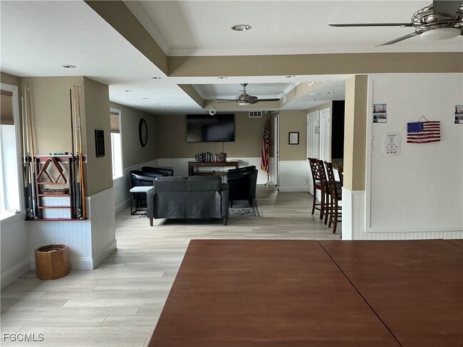 Building Photo - 2885 Palm Beach Blvd