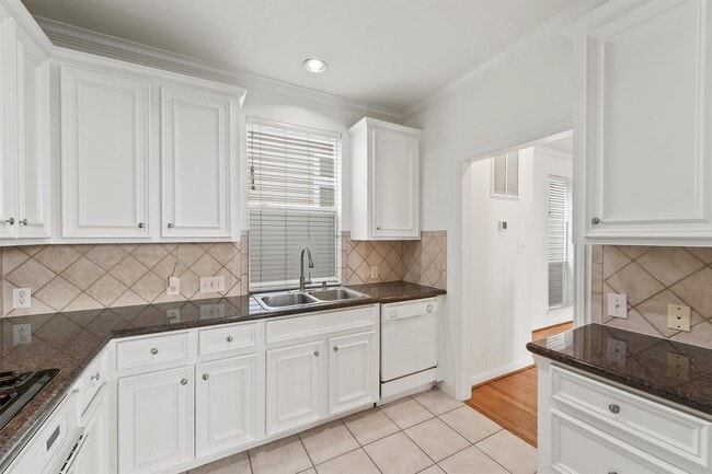 Building Photo - 1433 Oneil St