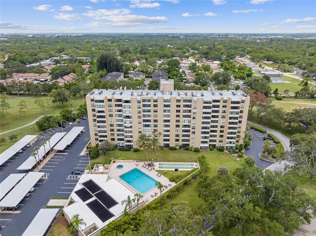 Building Photo - 2621 Cove Cay Dr